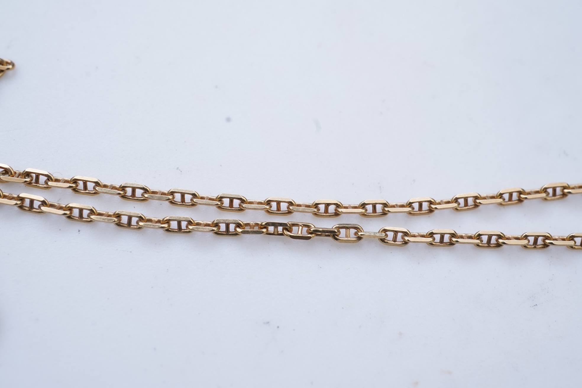 A diamond pendant necklace